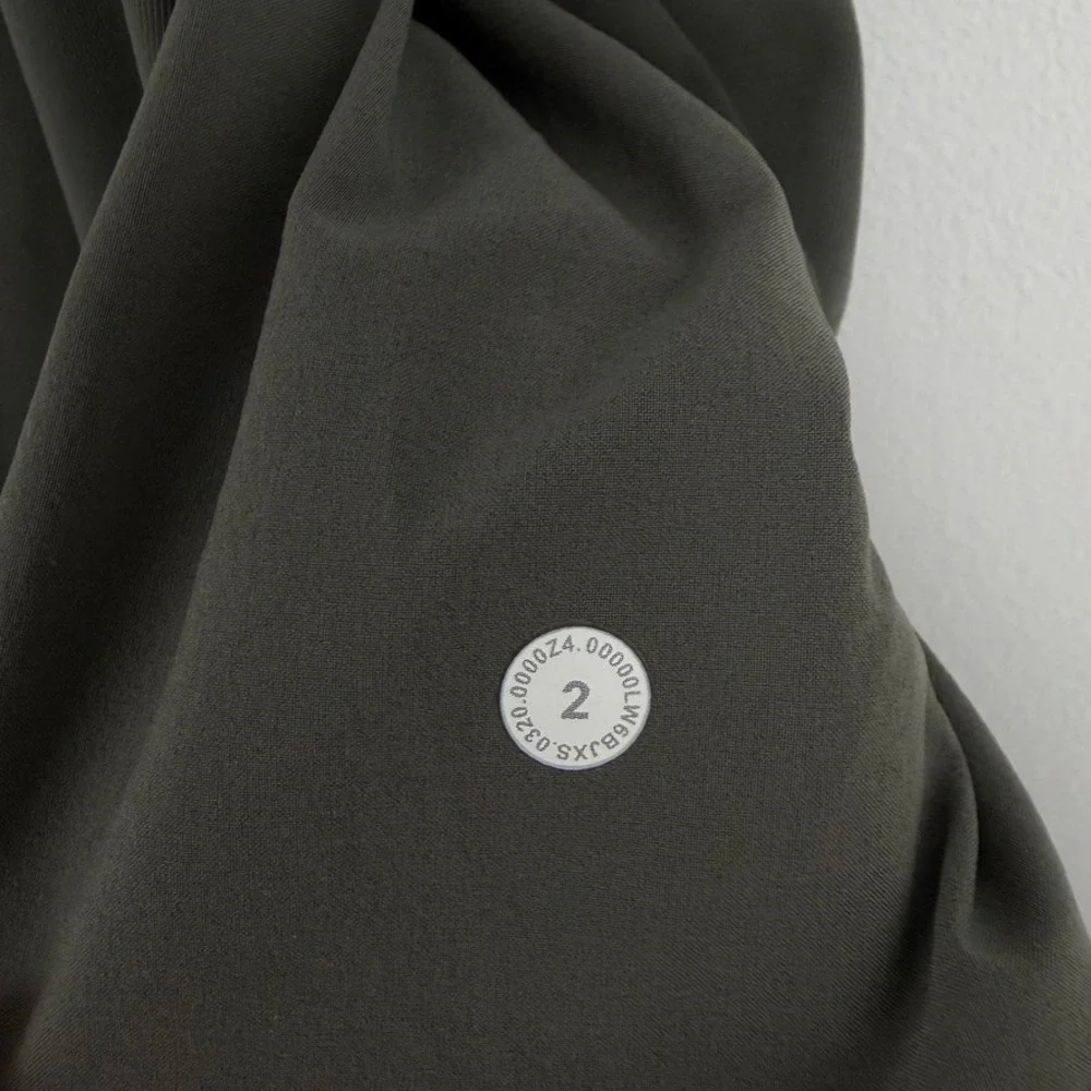 Lululemon Keep Moving Crop 23 Grey Sage Luxtreme High Rise Athleisure Size 2